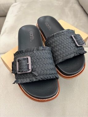 Earth Black Woven Buckle Slide Sandals “Fontane2”, Sz 7, NIB